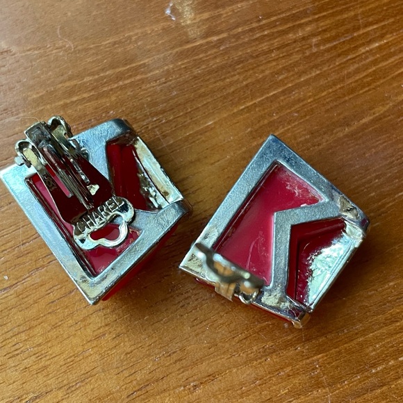 Charel Cherry Red & Silver Thermoset Parure- Necklace, Bracelet, Earrings, 1950s - Picture 6 of 16